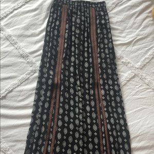 Trendy Maxi Skirt with two front slits Sz XS